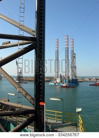 Jack Up Rigs Stacked In Uae Under Repair Waiting On Contracts.