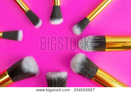 Brushes Make Up. Cosmetic Drawing Products For Woman Body. Glamo