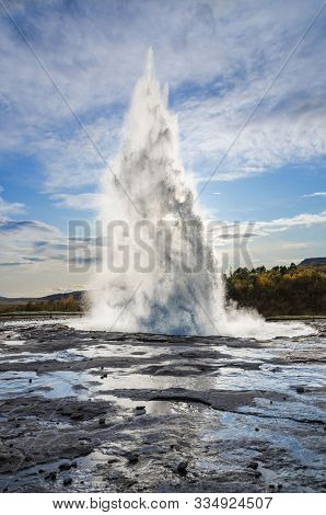 Iceland, September 27, 2019, Icelandic Geyser Strokkur. Great Tourist Attraction On Golgen Circle Ic