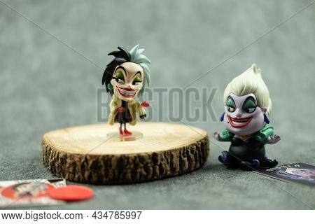 Bangkok, Thailand - September 14, 2021 : Villain Series Blind Box X Miniso, Cute Toy Of Cruella De V