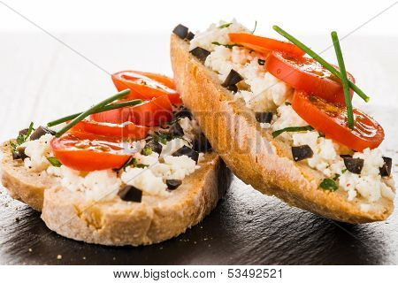 Bread With Cottage