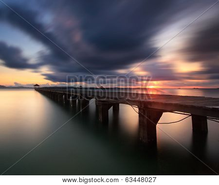 The long bridge over the sea