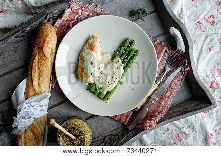 Chicken And Asparagus With Creamy Sauce