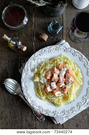 Spaghetti With Salmon And Creamy Cheese Sauce