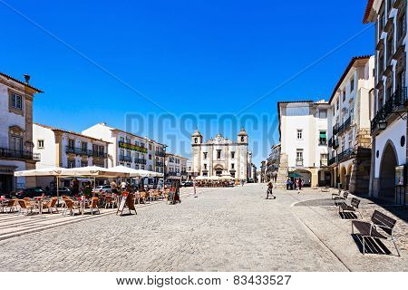 Giraldo Square, Evora