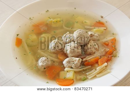 Vegetable soup with chicken meatballs