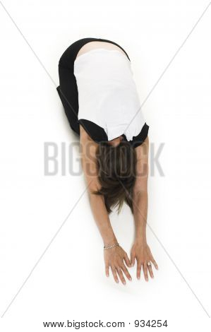 Beyaz tişört kadın Yoga yapıyor