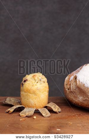 Muffin Bakery On Teak