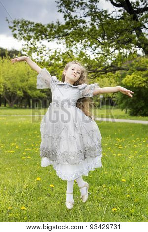 Princesses Can Also Fly Like Fairies