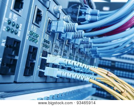 Fiber optic connecting on core network swtich