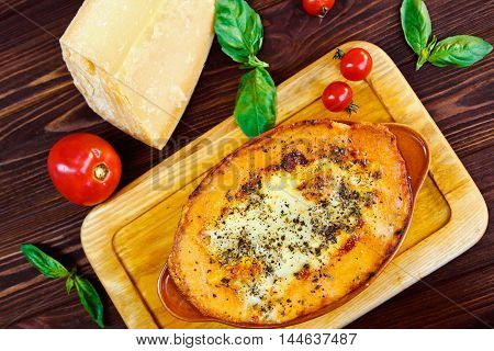 Lasagna (italian Leafy Meat Pie And Cheese Parmigiano)