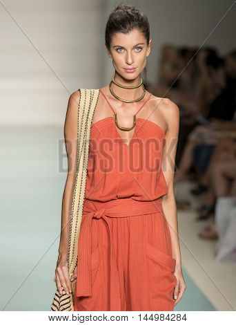 Vix Paula Hermanny- 2017 Funkshion Swim Fashion Week