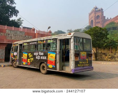Fatehpur Sikri, India-november 8: Public Bus Parked At A Bus Station On November 8, 2014 In Fatehpur