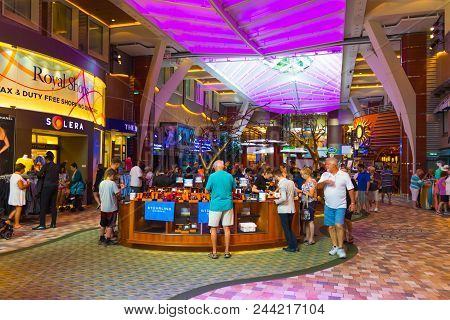 Cape Canaveral, Usa - April 30, 2018: The Passengers At Shopping At Promenade At Cruise Liner Oasis 