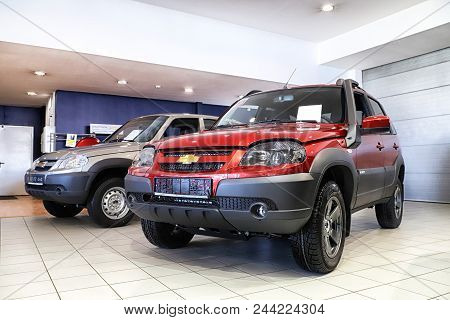 Kirov, Russia - March 14, 2018: Cars In Showroom Of Dealership Chevrolet In Nizhny Novgorodcity In 2