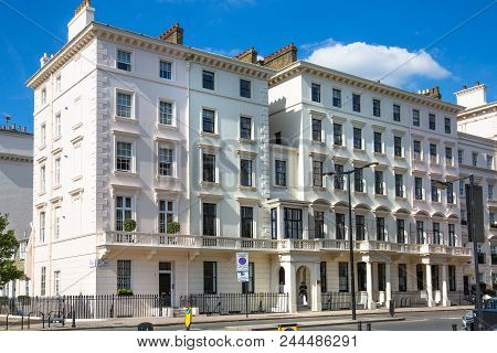 London, Uk - August 25, 2017: Residential Aria Of Belgravia. Luxury Property In The Centre Of London