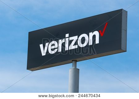 Verizon Wireless Retail Store Exterior Sign