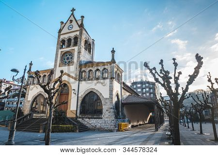 Pasaia Antxo, Gipuzkoa / Spain »; January 12, 2020: Dawn In The Beautiful Town Of Pasaia Antxo In Th