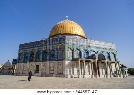 Jerusalem, Israel. 24 October 2018: Dome Of The Rock. Dome Of The Rock Is A Muslim Mosque Which Has 