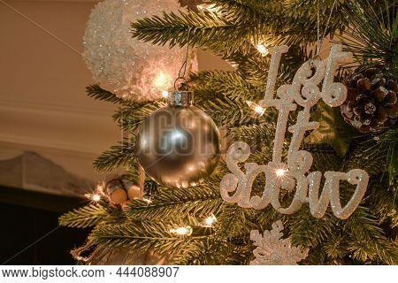 Christmas Tree With Ball And Best Wishes