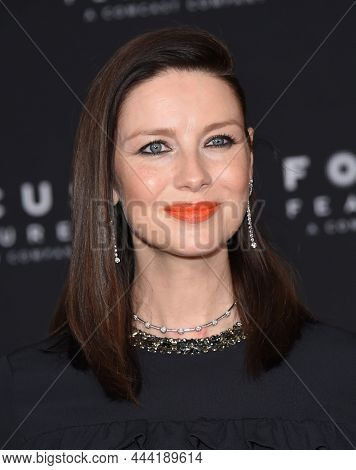 LOS ANGELES - NOV 08: Caitriona Balfe arrives for the ÃBelfastÃ Premiere on November 08, 2021 in Los Angeles, CA