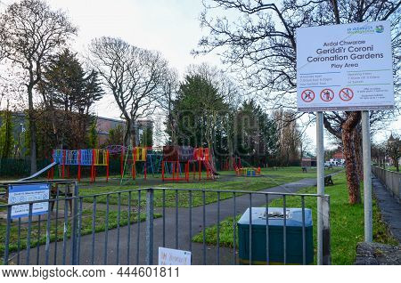 Prestatyn, Uk: Dec 14, 2021: Coronation Gardens Is A Public Park, Named In 1911 To Commemorate The C