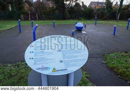 Prestatyn, Uk:dec 14, 2021: Coronation Gardens Is A Public Park In Prestatyn. It Includes A Sportact