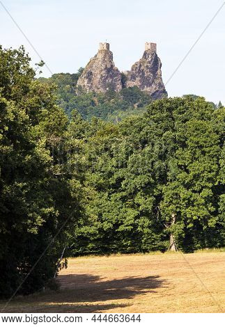 Trosky Castle Ruins, Two Towers Called Pana And Baba, Czech Paradise, Bohemia, Czech Republic