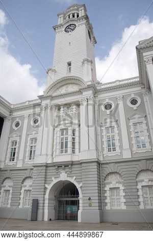 Singapore Dec 26 2021: Victoria Theatre And Concert Hall Building Facade View, In Neo-classical Styl