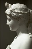 Klassische Mädchen-Skulptur