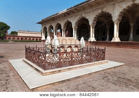 Tomb Of John Russell Colvin Inside Red Agra Fort