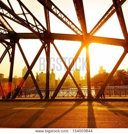 Shanghai, Shanghai, and the support of the steel structure on the bridge.