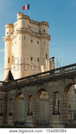 The Vincennes castle was at the heart of the French monarchy until 1682 when Louis XIV chose to settle in Versailles.The keep was used as a prison: Fouquet Marquis de Sade and Mirabeau were held here