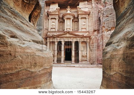 Det imponerende kloster i Petra, Jordan