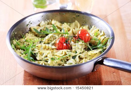 Fliege-Pasta-Salat