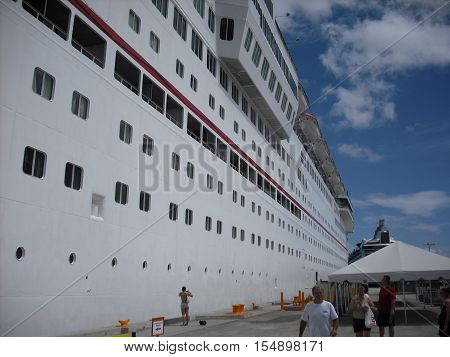 Longitudinal view of cruise ship at dock