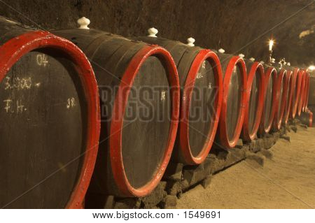 Botti In una cantina. 