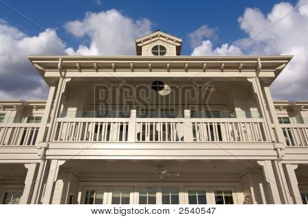 Huis van de voorkant van het strand