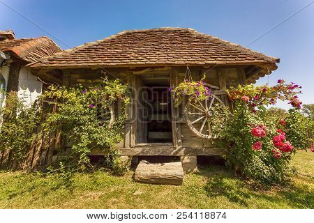 Beautiful Old Wooden Serbian House In Vrdnik With Flowers Outdoors