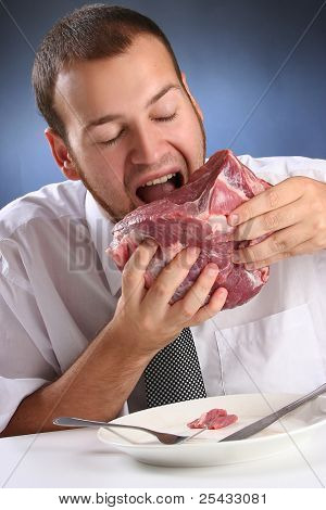 kırmızı et yemek Eksantrik adam
