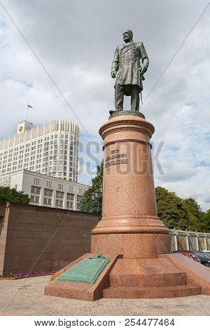 Moscow, Russia - August 20, 2018: Monument To Pyotr Stolypin In Konyushkovskaya Street Against Russi