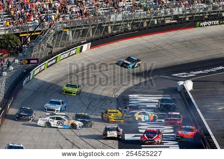 August 18, 2018 - Bristol, Tennessee, USA: The Field bunches up after a wreck during the Bass Pro Shops NRA Night Race at Bristol Motor Speedway in Bristol, Tennessee.