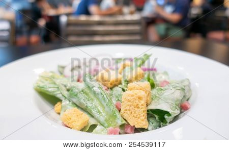Saesar Slad On White Dish