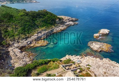 Bay Of Regina Giovanna In Sorrento, Italy. Ruins Of A Large Roman Vila From 1st Century Ac