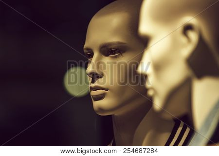 Fashion And Beauty, Shopping, No Makeup, Business, Partnership And Team Work, Ai, Robotic Technology