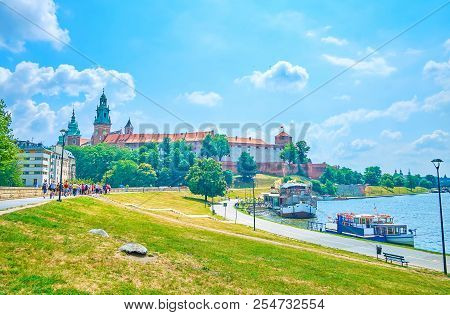 Krakow Boasts Beautiful Promenade Alond Vistula River With Great View On Wawel Castle, Krakow, Polan