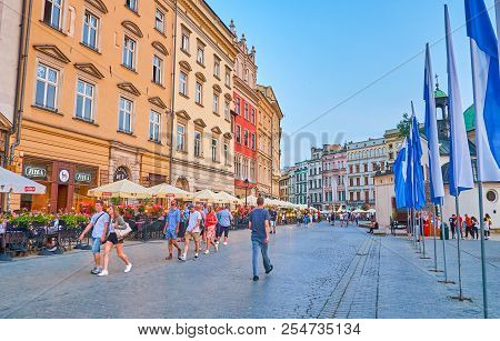 Krakow, Poland - June 11, 2018: The Main Market Square Is The Ideal Place For Food Lovers, Due To Hu