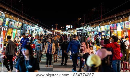 28 February 2018, Hualien Taiwan : Hualien Dongdamen Tourist Night Market Street View Full Of People