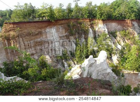 Providence Canyon State Park, Lumpkin, Georgia, Known As The Little Grand Canyon, Is An Area Of Eros