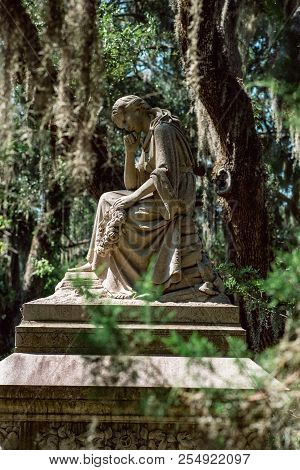 Cemetery Statuary Statue Bonaventure Cemetery Savannah Georgia